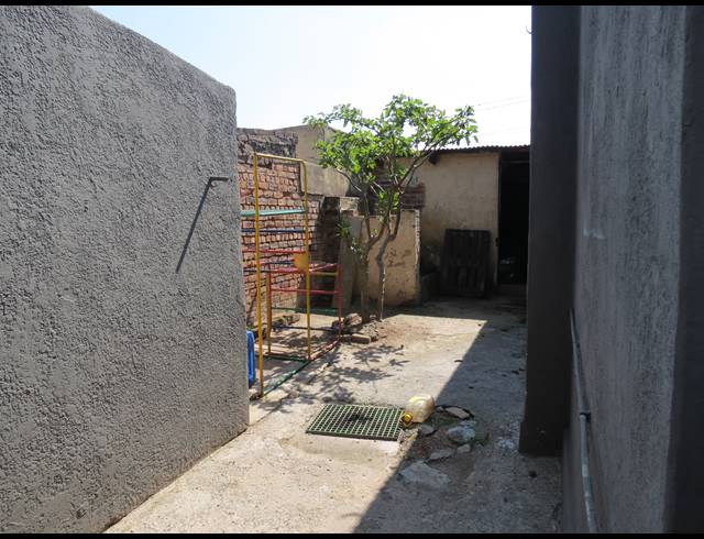 3 BEDROOM FREEHOLD FOR SALE IN BURGERSHOOP